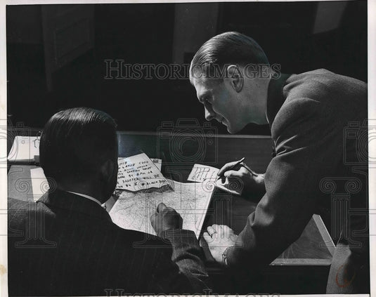 1952 Press Photo Special Agent John Doe With Extortion Note - nea78330 - Historic Images