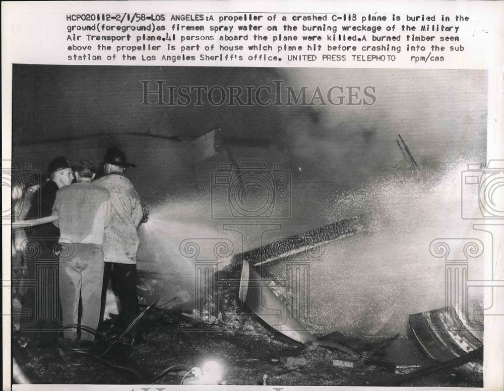 1958 The remains of plane that crashed in Los Angeles  - Historic Images