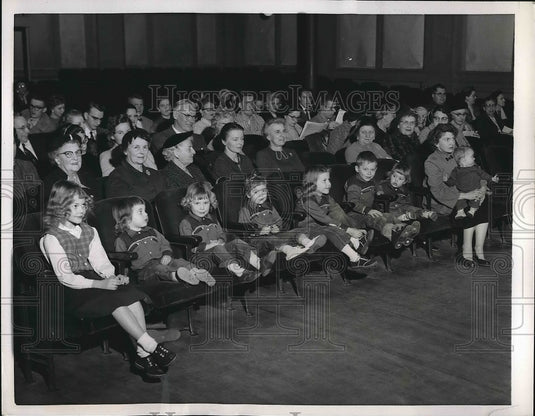1958 The family of student actor Richard Wyman  - Historic Images
