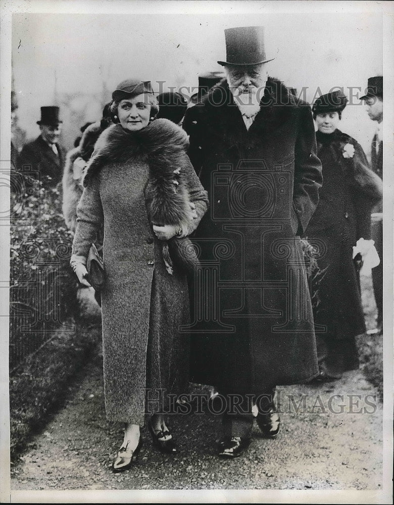 1935 Sir Oliver Lodge &amp; daughters wedding to E Yarrow  - Historic Images