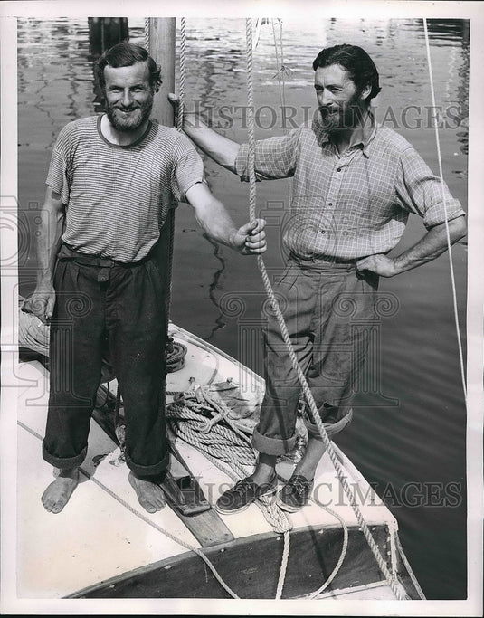 1951 Press Photo Stan Smith & Charles Violet on yawl "Nova Espero" - nea78717 - Historic Images