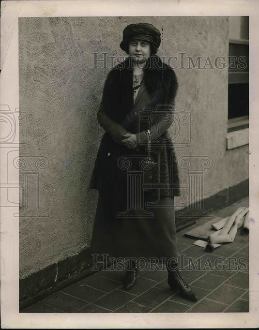 1920 Mrs. H. H. Bain Models Outfit  - Historic Images