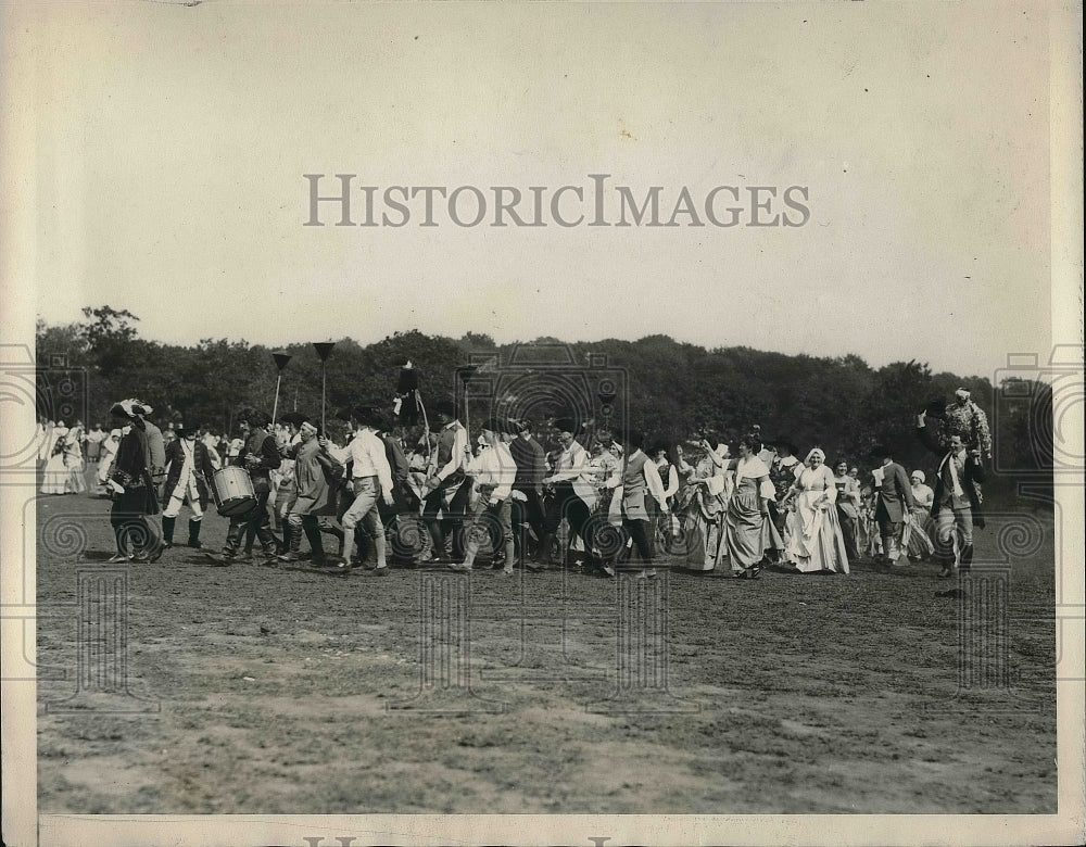 1925 Quincy, Mass pageant celebrates Land bank riots  - Historic Images