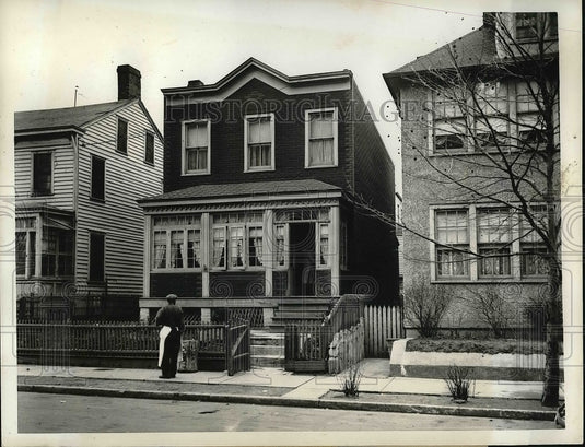 1935 NYC, home at 360 Marine Ave where Flo McVey & Flo Jr murdered - Historic Images