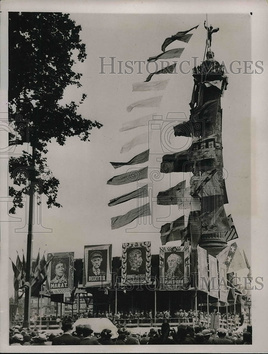 1936 Portraits hung on location of destroyed Bastille in Paris - Historic Images