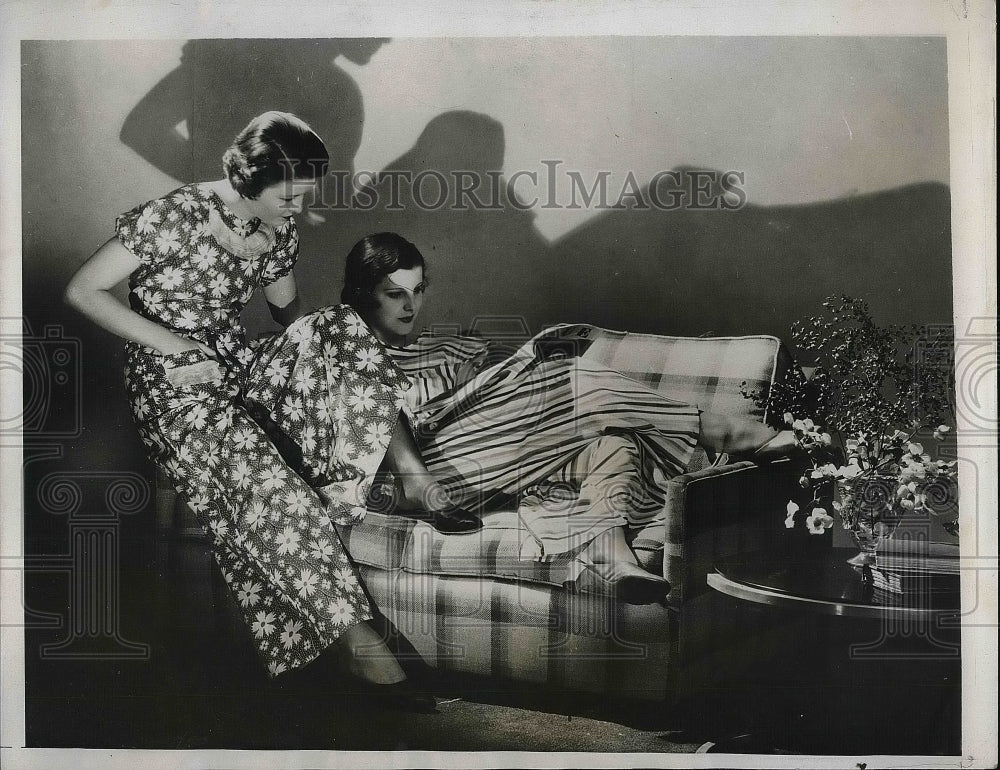 1933 Press Photo One=Legged Style of Pajamas in Cotton Prints - nea79410 - Historic Images