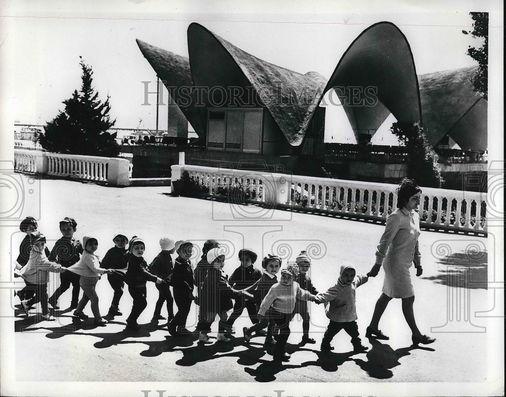 1972 A group of children outside of Primorski Park  - Historic Images