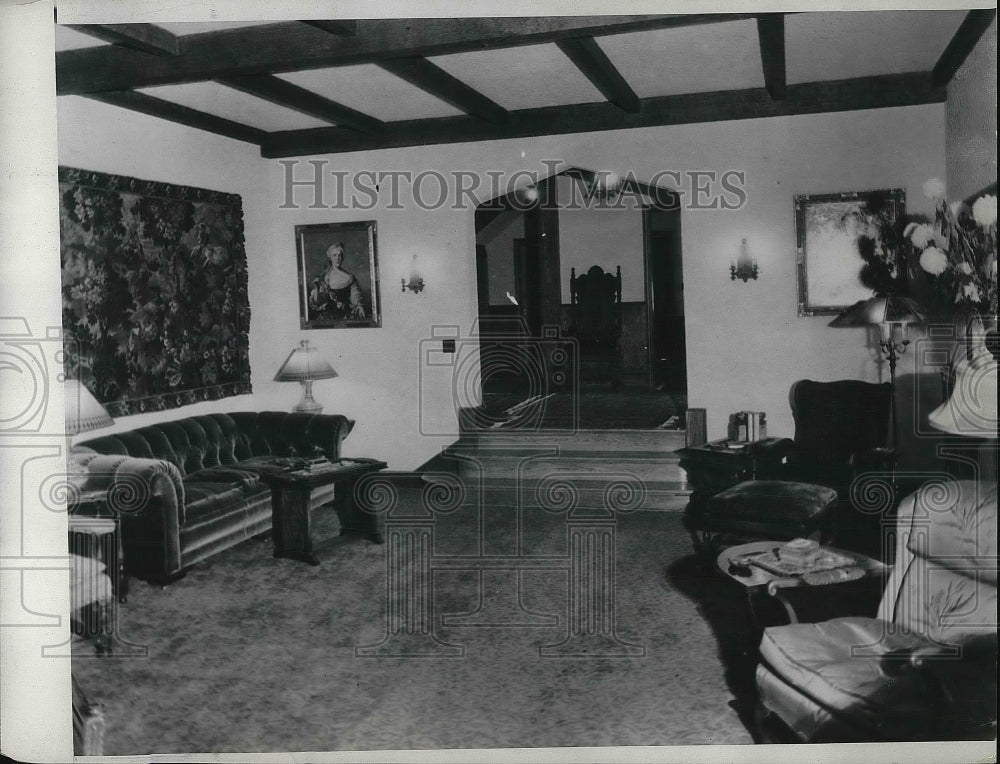 1933 Press Photo Model Living Room. - nea79450 - Historic Images