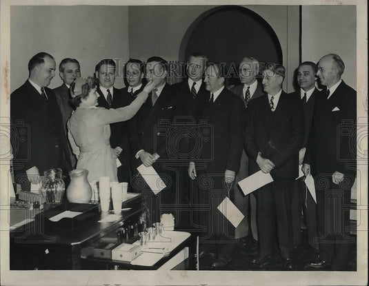 1944 Bankers visit at Red Cross Blood Bank.  - Historic Images