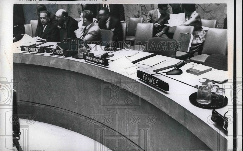 1961 UN Secretary General Hammarskjold Conferring During Meeting - Historic Images