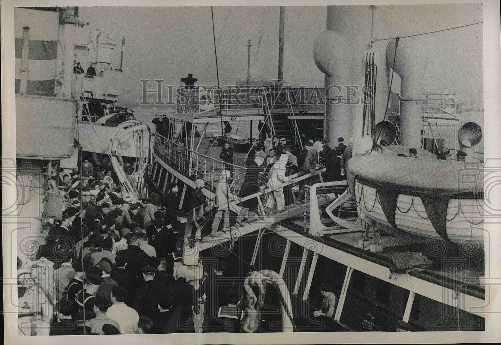 1939 Press Photo Survivors Of French Liner Bretagne Aboard Tender - nea79736 - Historic Images