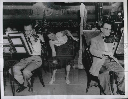 1956 Press Photo Gladys Schaeffer bowling while band plays - nea79757 - Historic Images