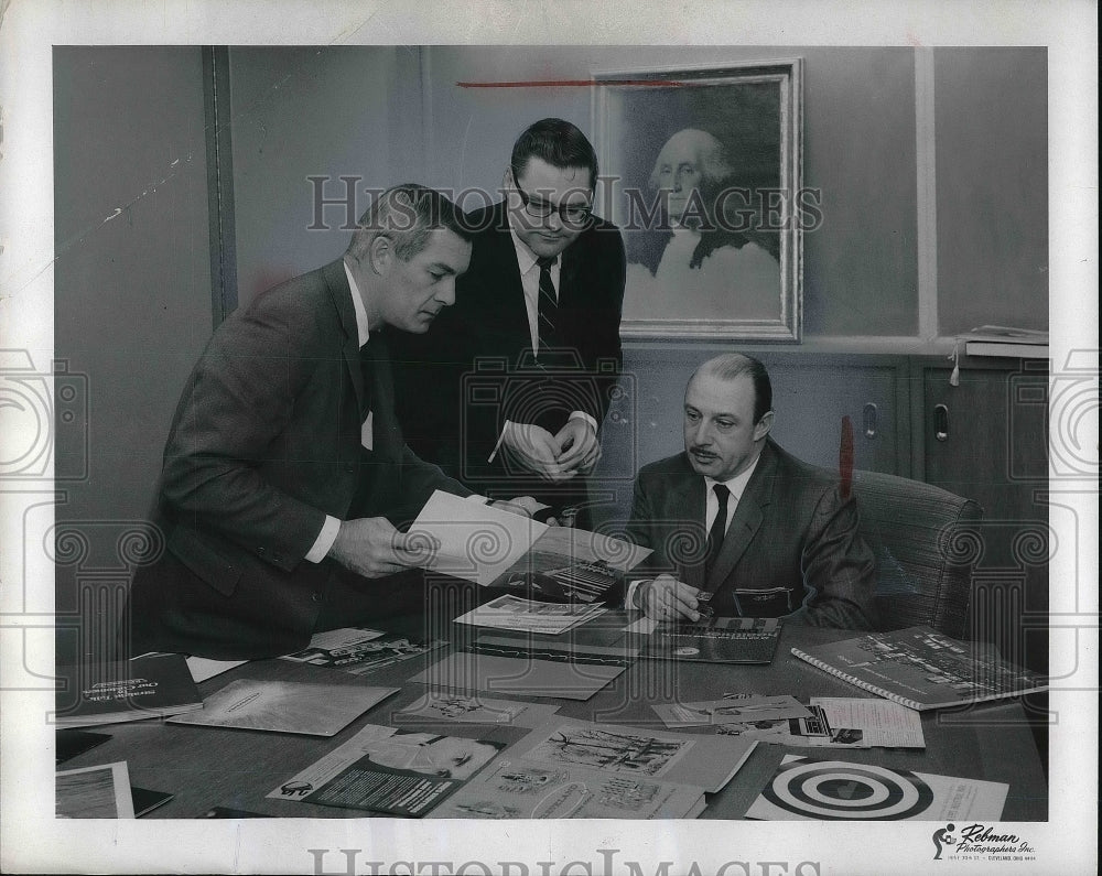 1968 Press Photo Paul Holder, Paul Doebler, George Halpern, George Dively Award - Historic Images