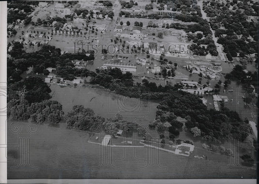 1951 Press Photo Salina Presidential Dry Mulberry Creeks Flooding - Historic Images