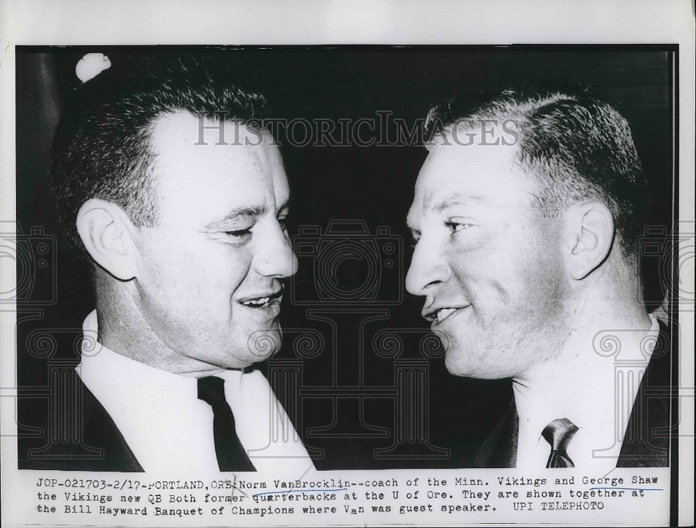 1961 Press Photo Minn. Viking coach Norm Van Brocklin &amp; QB George Shaw - Historic Images