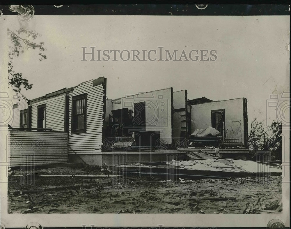 1927 Press Photo Tornado damage in Hutchinson. Kansas - nea79865 - Historic Images