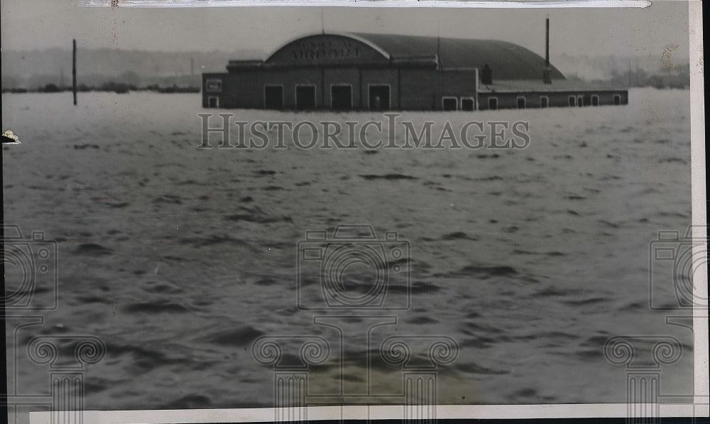 1938 Flooded Mississippi River at Dubuque, Louisiana Lowland - Historic Images