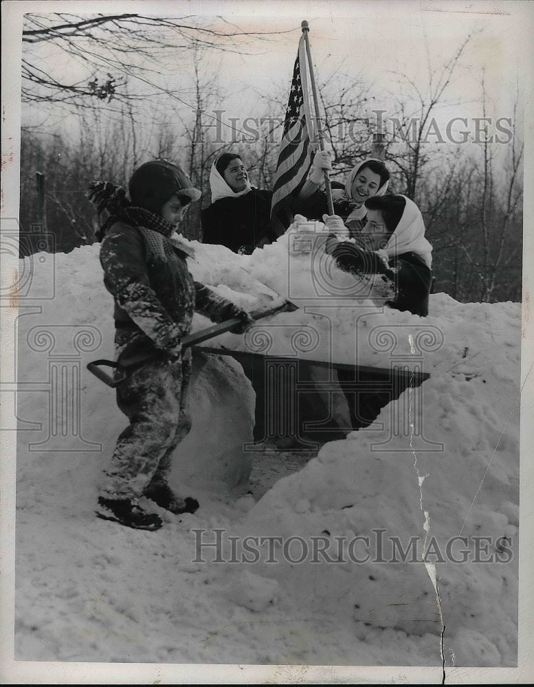 1948 Press Photo Kids Playing in Snow Fort - nea80033 - Historic Images