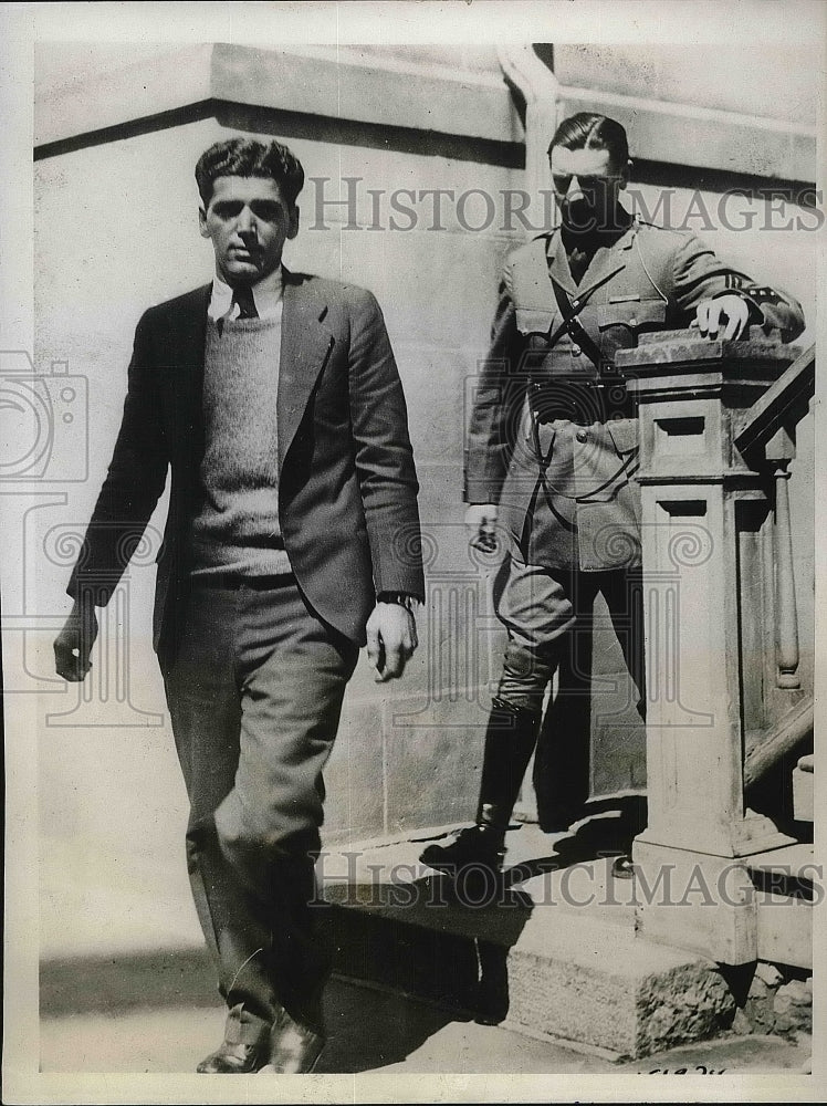 1931 Paul Quattrochi and Sgt. Cashin leaving jail  - Historic Images