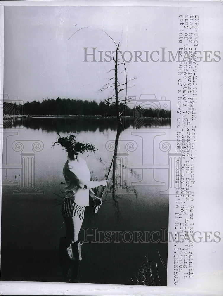 1959 Press Photo Wonder State Lake Pine Forest Denise Johnson Fisherman - Historic Images