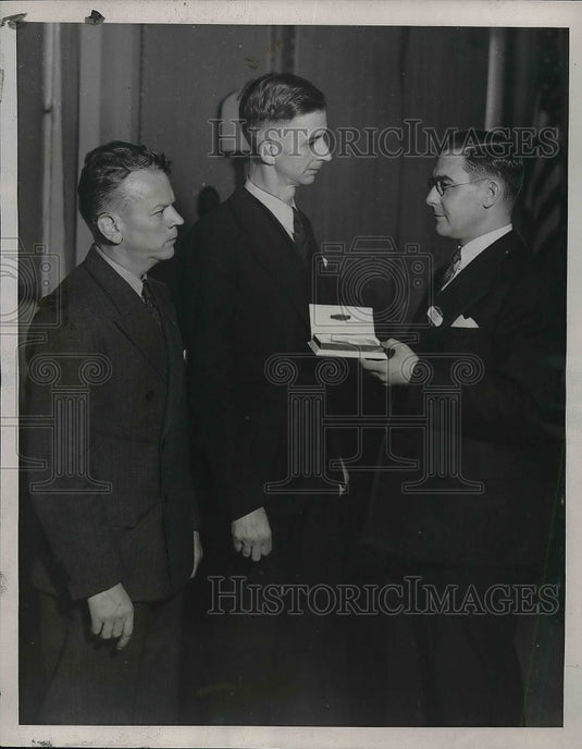 1936 Press Photo Harry Schmidt EB Johnson President Milton Holt Milk Association-Historic Images