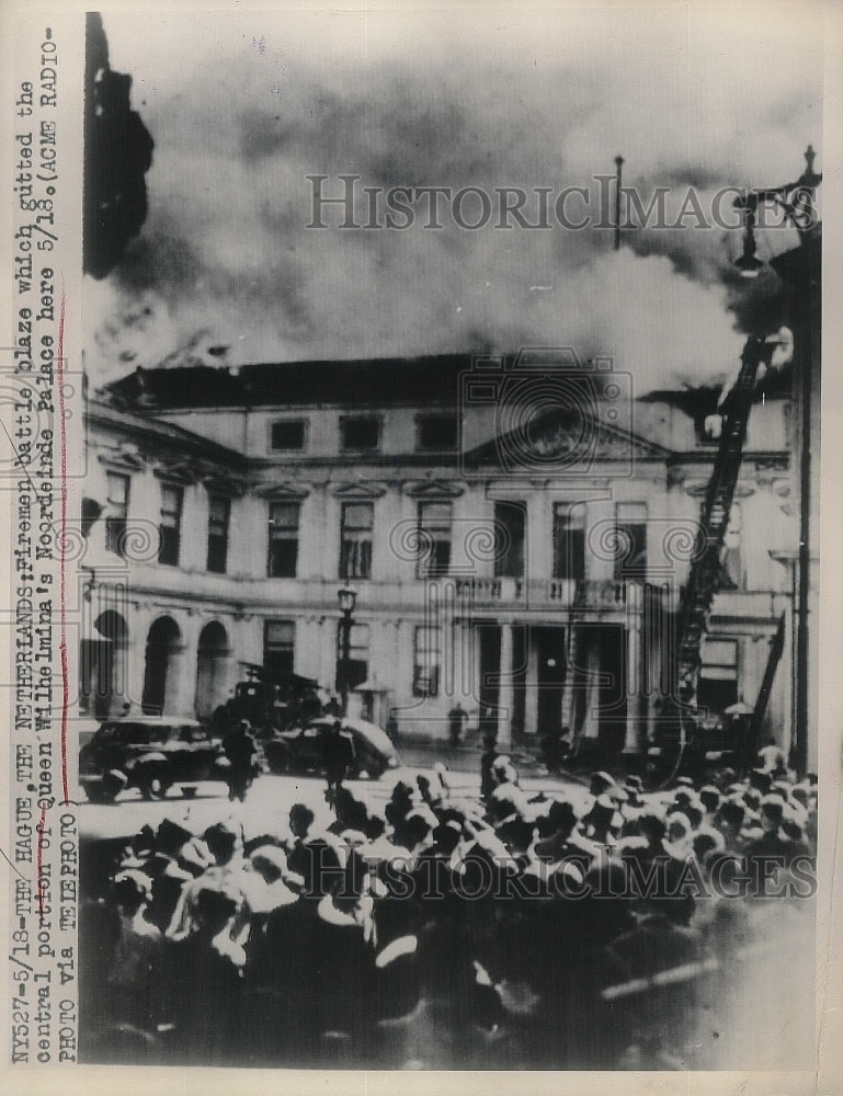1948 Firemen Battle Blaze at Queen Wilhelmina&#39;s Noordeinde Palace - Historic Images