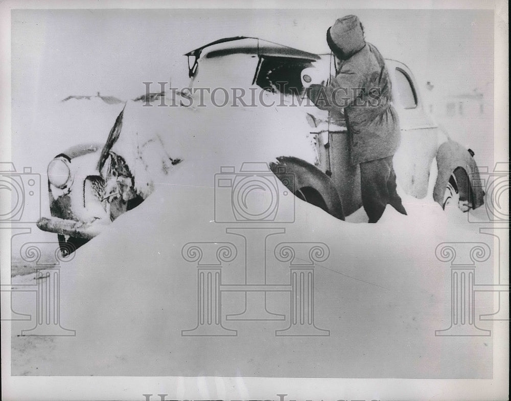 1953 Press Photo Snow Covered Car in Anoka, Minnesota - nea80323 - Historic Images