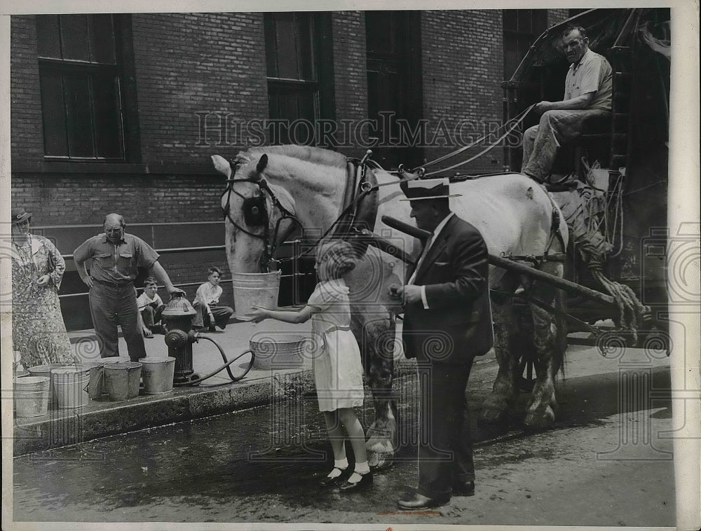 1934 Press Photo New York Heat Wave Jacob Jacobs - nea80348 - Historic Images