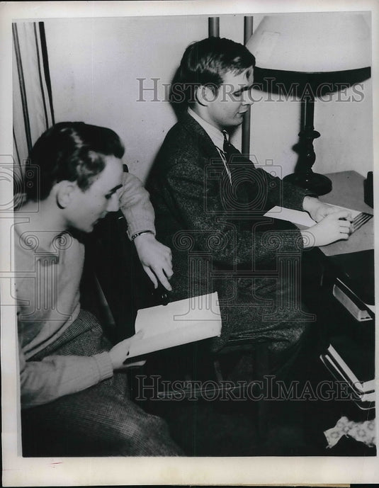 1948 Press Photo Collegeville Indiana Blind Walter Johnson St Joseph's College - Historic Images