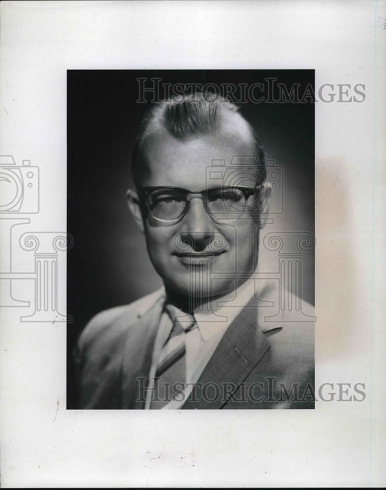 1966 Press Photo Edmund Jonash Centaur Project Manager - Historic Images