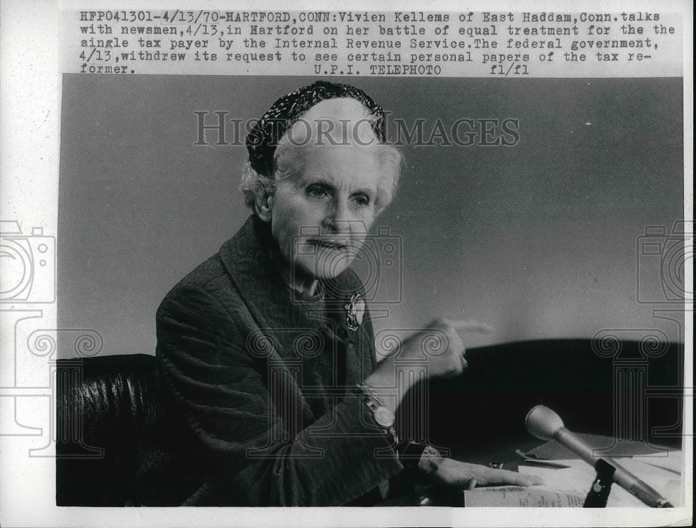 1970 Vivien Kellems Talks to Newsmen About Equal Treatment by IRS - Historic Images