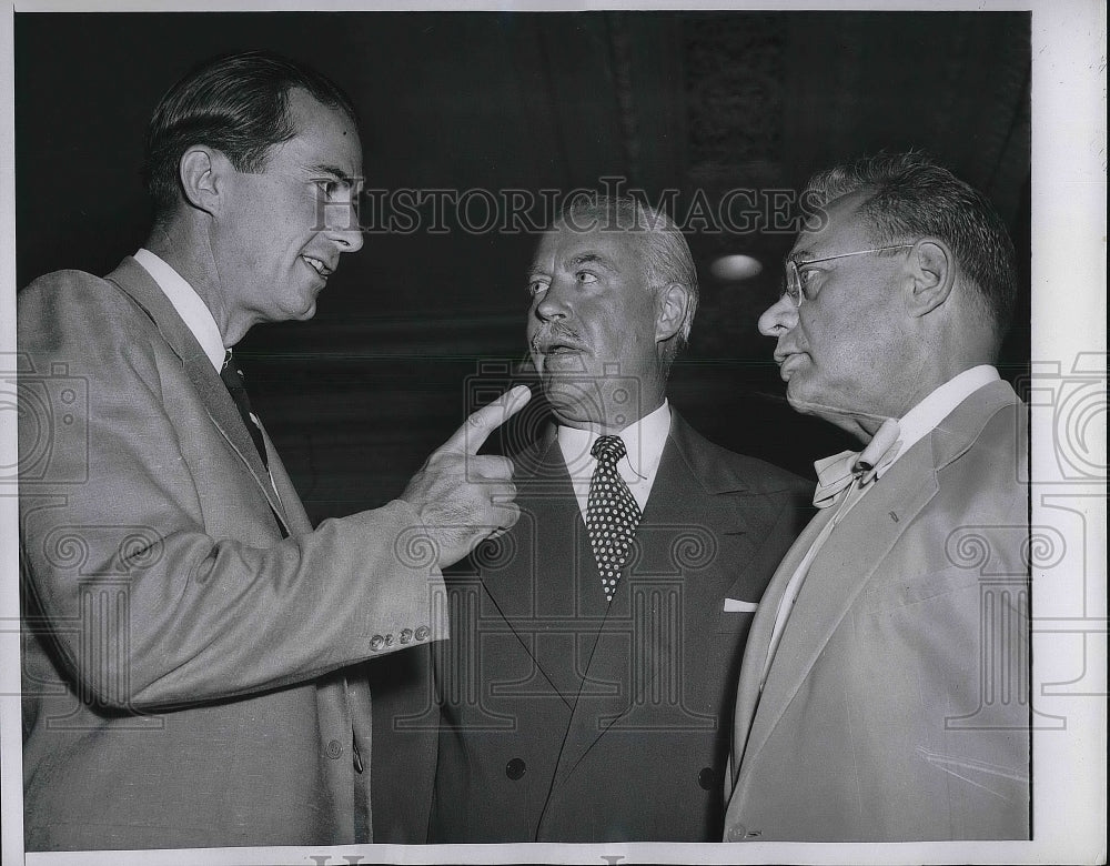 1952 Governor Allan Shivers Chicago Illinois Credentials Committee - Historic Images