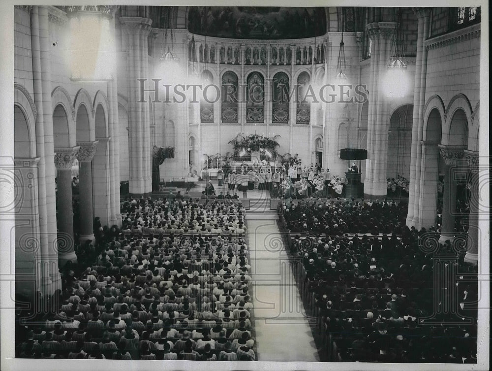 1935 Press Photo Youngest Catholic Bishop Rev. Raymond Kearney Consecrated-Historic Images