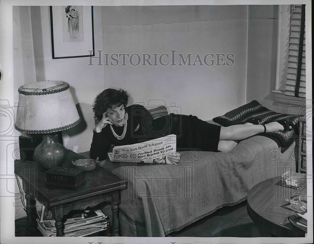 1945 Jora Livingston Living in Loft New York City  - Historic Images