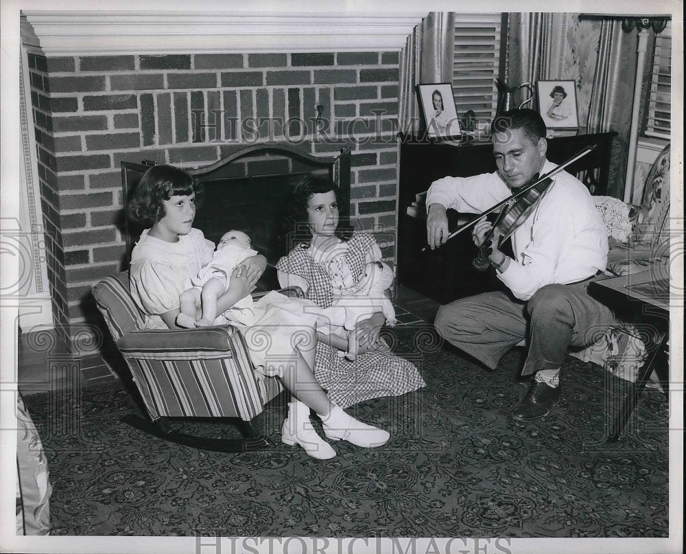 1951 Manager Harold Watkins with his daughters Megan and Marilyn - Historic Images