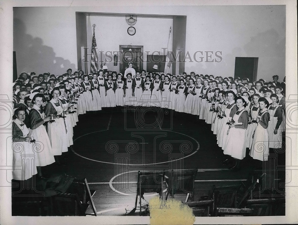 1945 Press Photo Michael Reese Hospital School - Historic Images