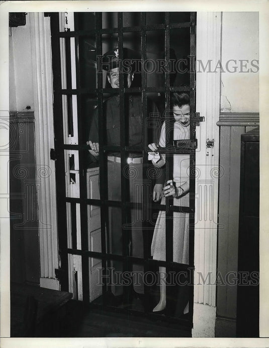 1941 Press Photo Lieut. and Mrs. Dyer Butterfield, Newlyweds Welcomed by Army - Historic Images