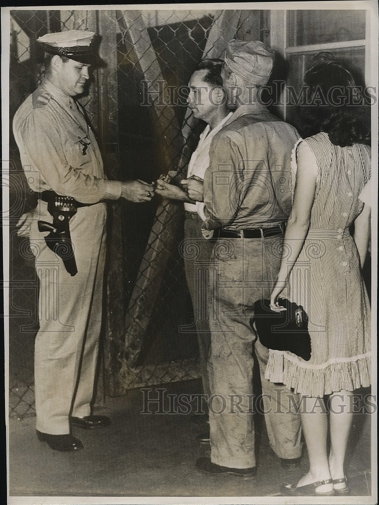 1947 Press Photo Oak Ridge Tennessee M.N. Wilkerson Clinton Engineering Works - Historic Images