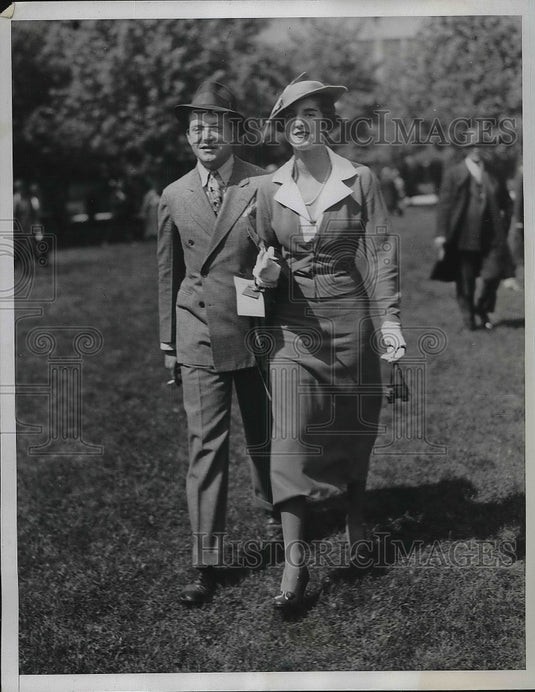 1934 Press Photo Miss Muriel Richards & Mrs. Louis J. Ehret At Belmont Race Park - Historic Images