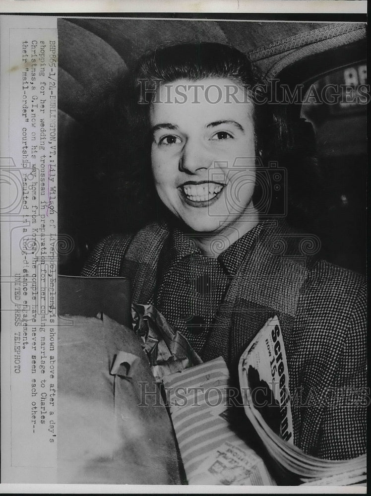 1953 Press Photo Lily Wilson Of Liverpool England After Shopping For Wedding - Historic Images