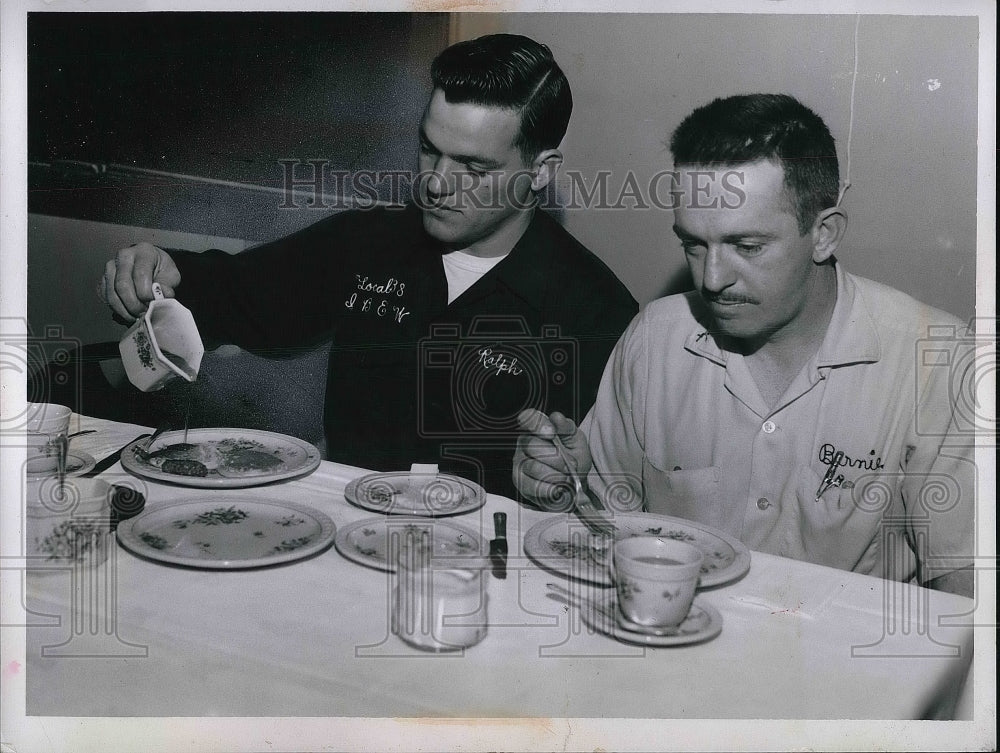 1959 Ralph Franz, Bernie Wenneman, Electrician Bell Telelphone - Historic Images