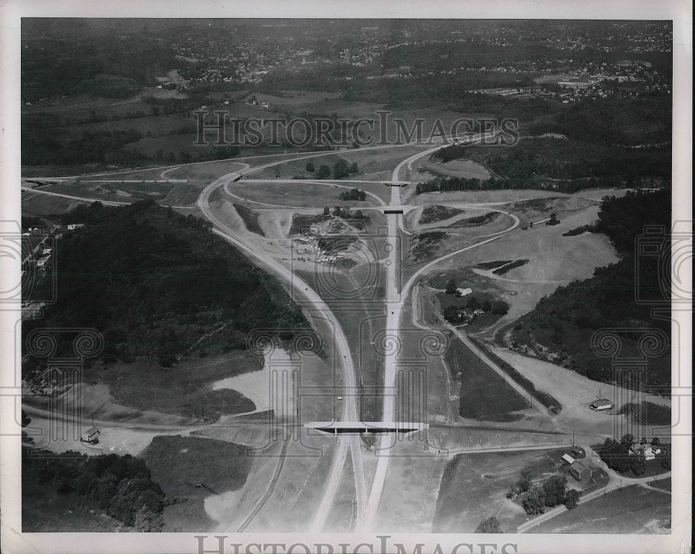 1965 Press Photo Construction of Cambridge Bypass by I-70 with I-77 - Historic Images