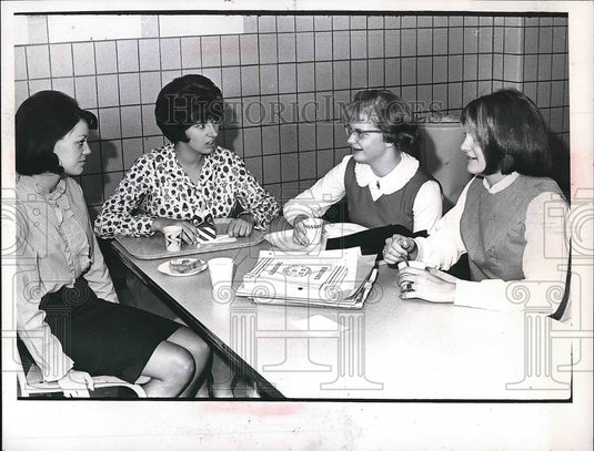 1965 Noreen Galloway Pat Dorner Janice Langer Taren McEwen - Historic Images