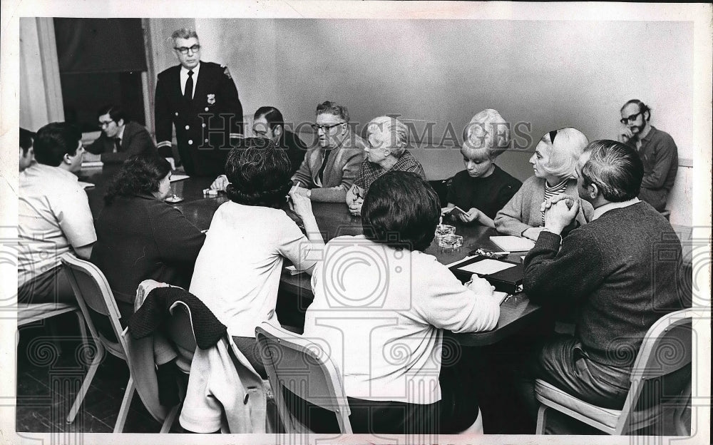 1970 Press Photo Mayfield Murray Hill School District Council Meeting Alta House - Historic Images