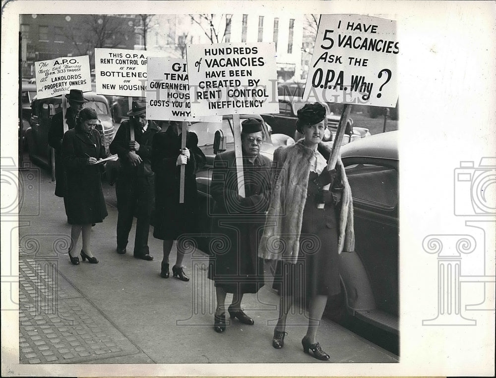 1946 Press Photo Kansas City, Mo. picketers against rent hikes - nea82024 - Historic Images
