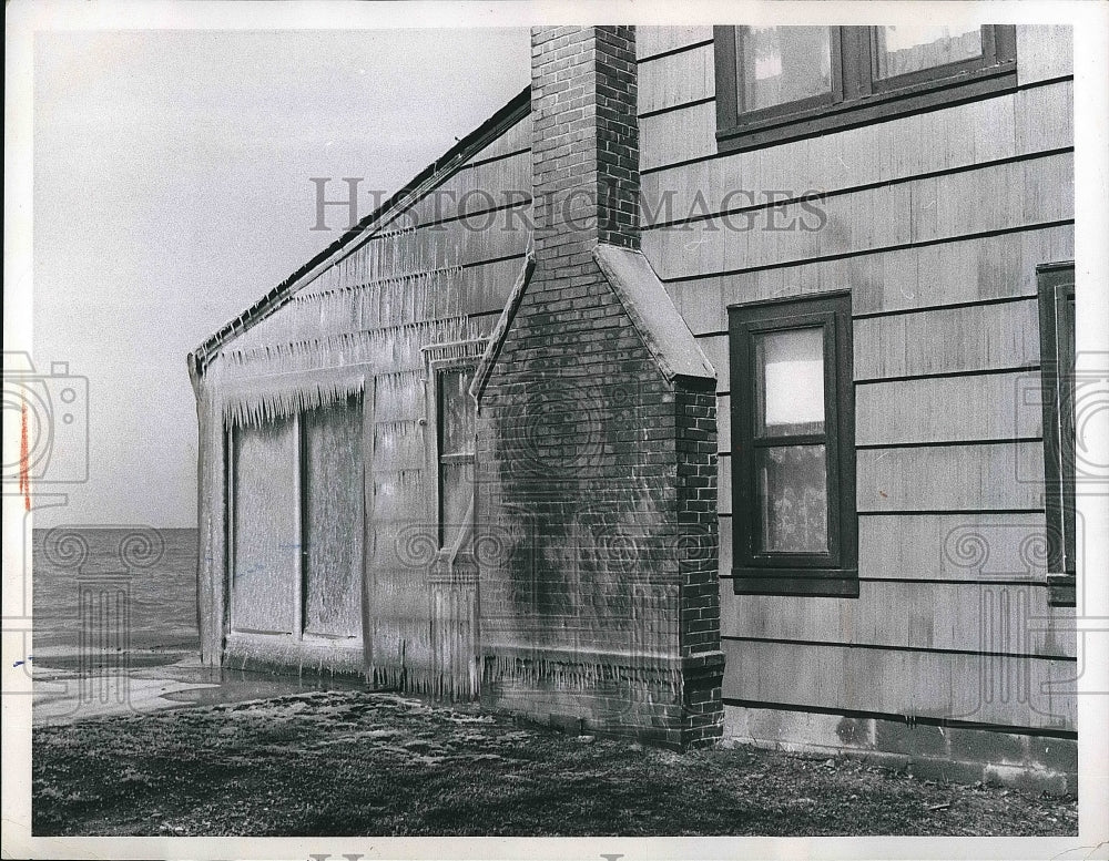 Press Photo House in E Cleveland where an erosion project is to take place - Historic Images