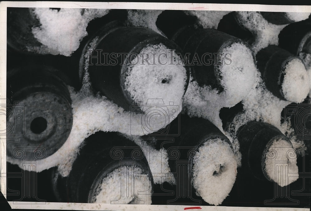 Inverted flower pots in snow in Cleveland, Ohio  - Historic Images