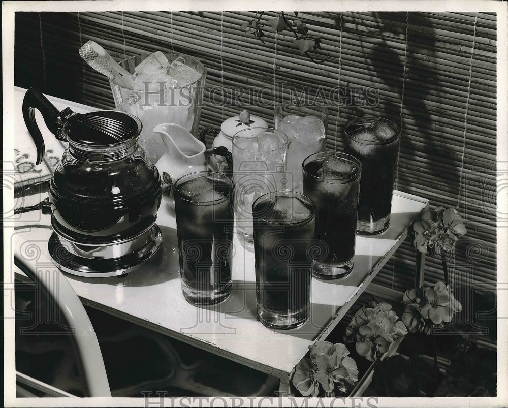 1948 Serving set for iced coffee drinks on display  - Historic Images