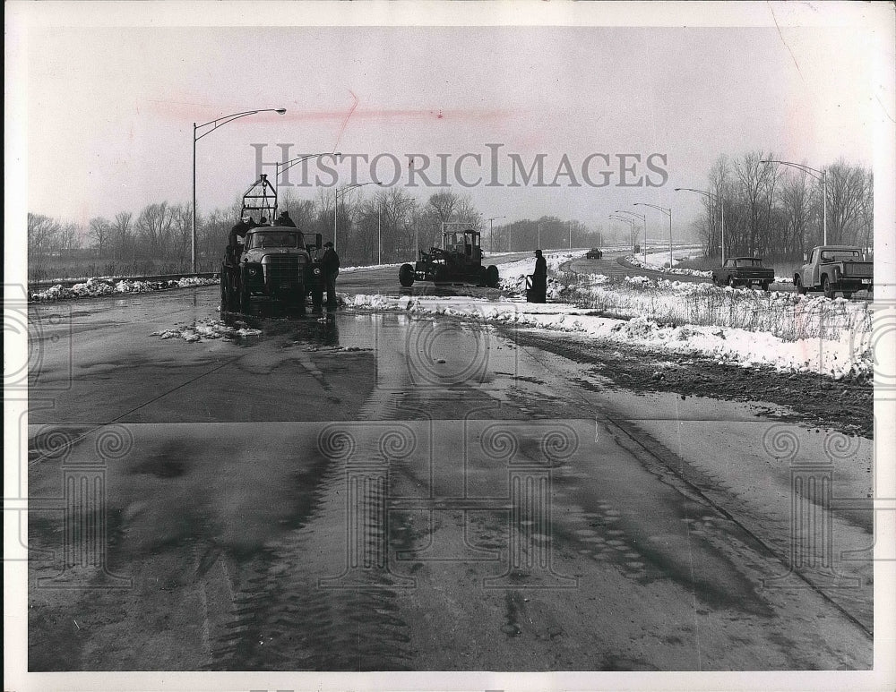 1966 Press Photo Ohio workers clear route I-77 after snowfall - nea82076 - Historic Images