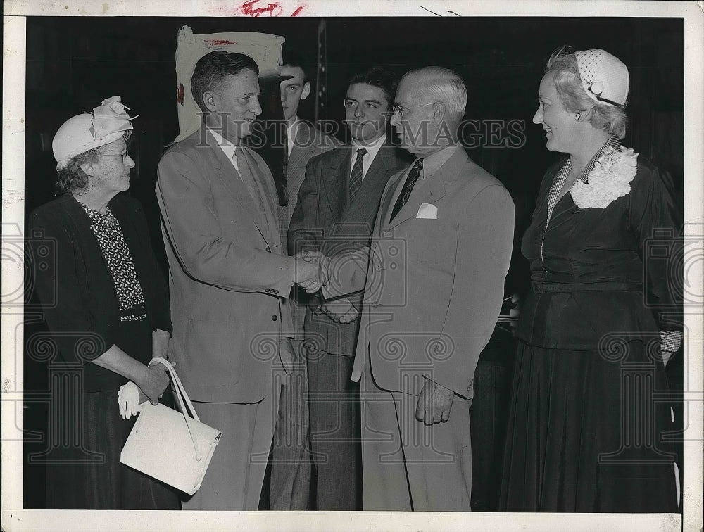 1952 Press Photo A.V. Astin Swearing In as National Bureau of Standards Director - Historic Images